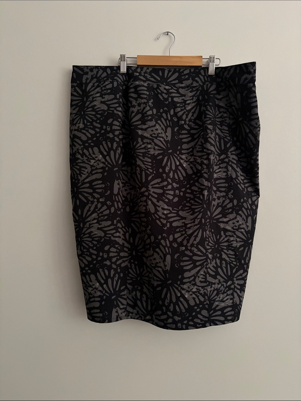 Ripskirt Length 3 Skirt Black Grey Adjustable Travel Wrinkle Resistant Size XXL